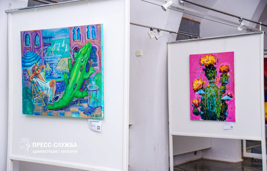 В галерее актуального искусства «Ха-Ра-Шо» открылась выставка участников арт-резиденции «Берег» под названием «Траектория случайностей»